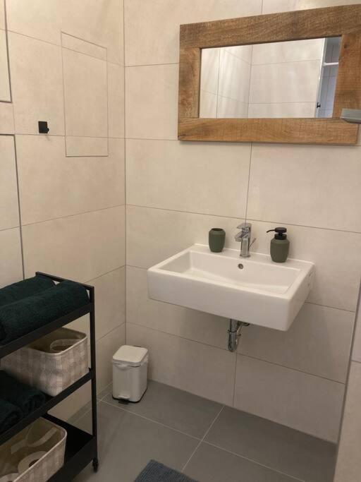 Komfortny Apartman A407 V Centre Nr, Bez Kuchyne, Parkovisko Zdarma Нітра Екстер'єр фото