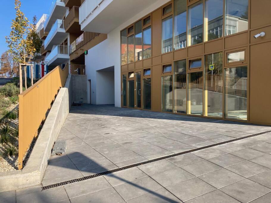 Komfortny Apartman A407 V Centre Nr, Bez Kuchyne, Parkovisko Zdarma Нітра Екстер'єр фото